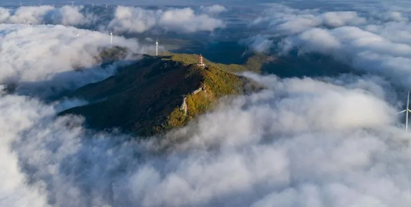 隐藏在罗浮山下的秘密避暑胜地可驾车前往。水坑一个又一个，山坑里鱼儿很多。