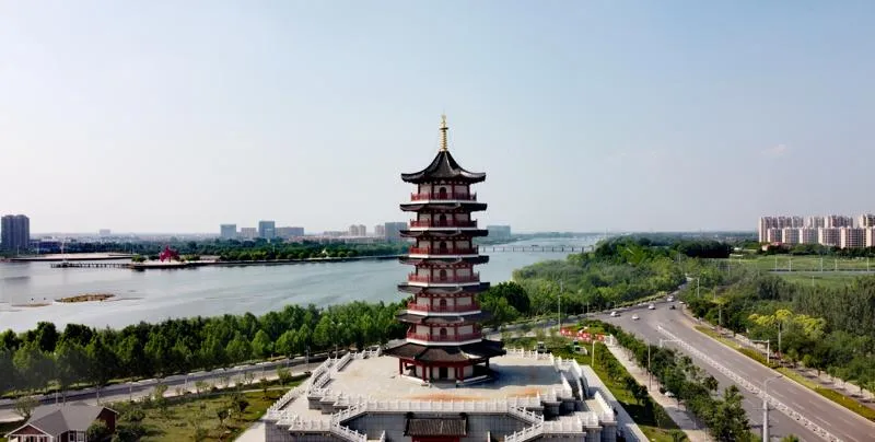 探索潮汕古卫城之旅，这里是潮汕人的“朝圣”中心，也是美食小镇