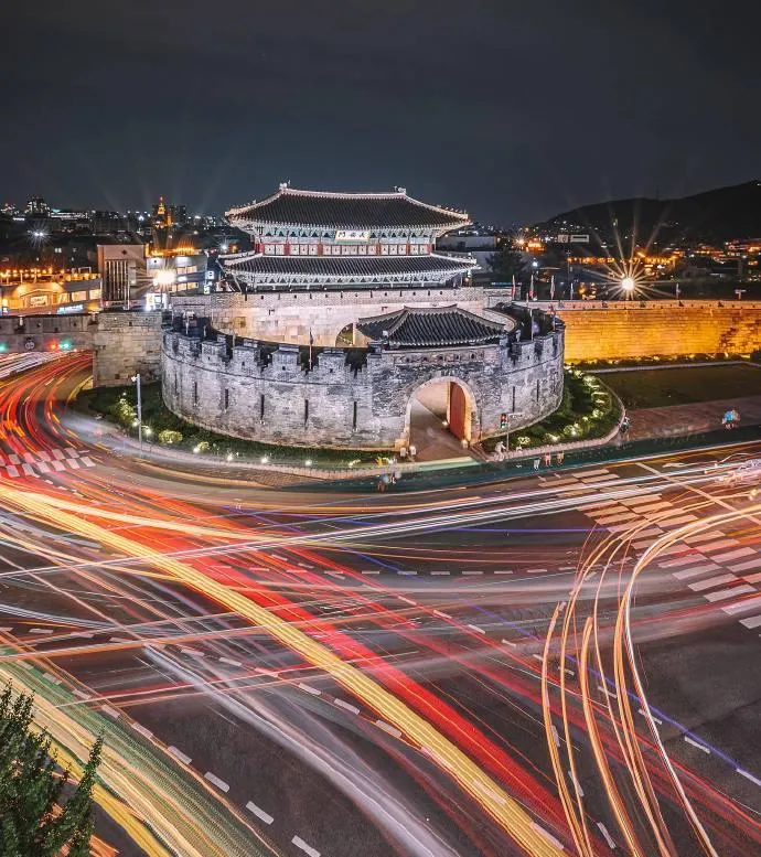 我已经彻底放弃去韩国旅游的念头了！地方很小，风景也很少。首尔还不如县城。