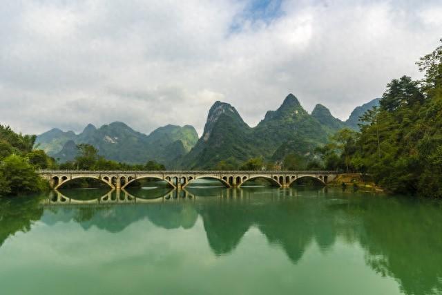 广西旅游必去的十个地方，美点看点颇多，精彩纷呈